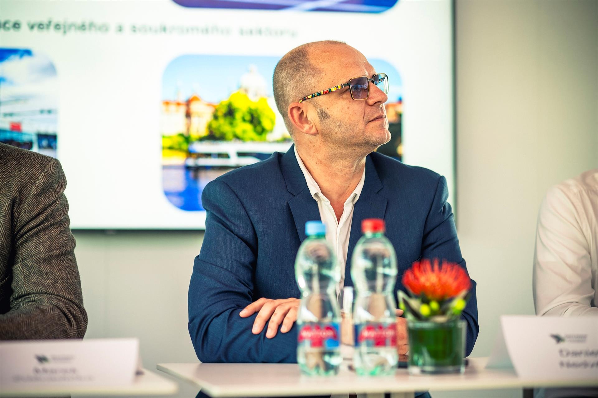 Fotografia: A meeting on the Vltava: a new platform for… – 54