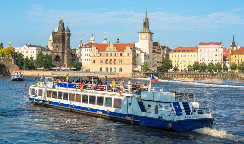 Photo : V Prague přibývá turistů – 12