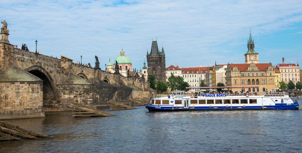 Photo : V Prague přibývá turistů – 3