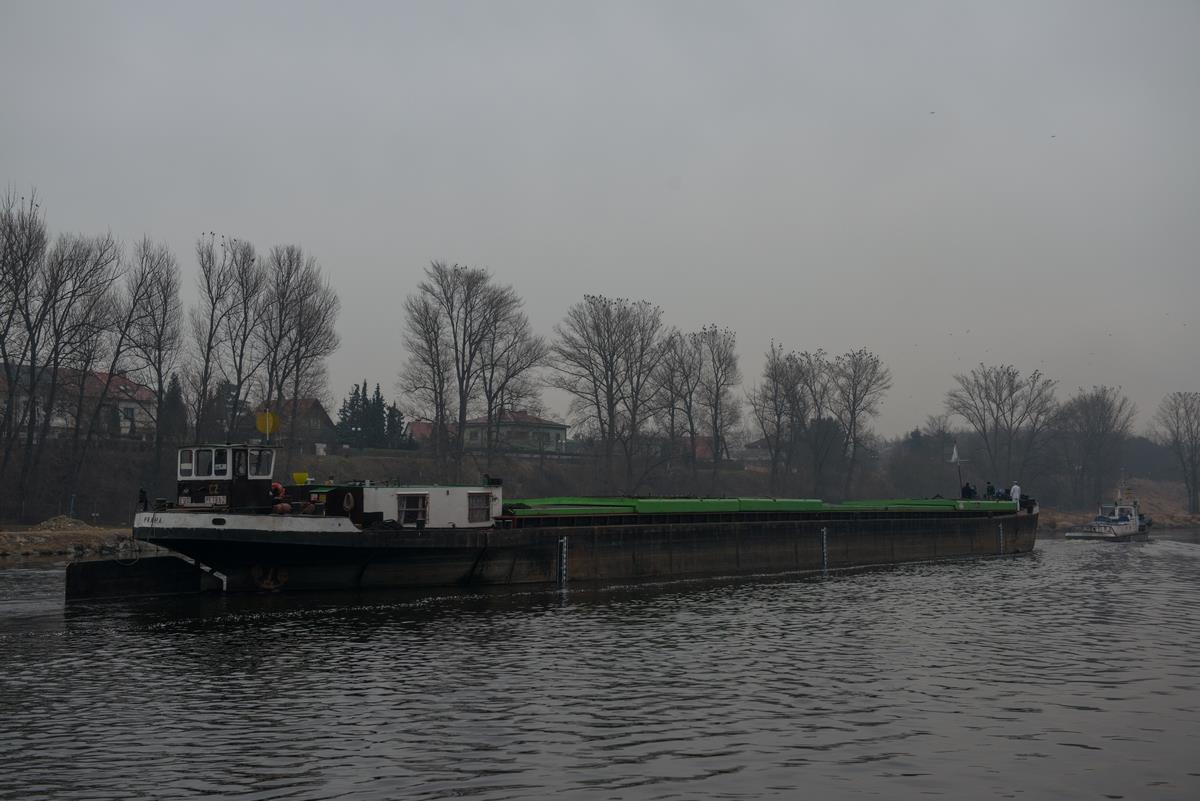 Foto: The towed barca has returned to Praga – 17