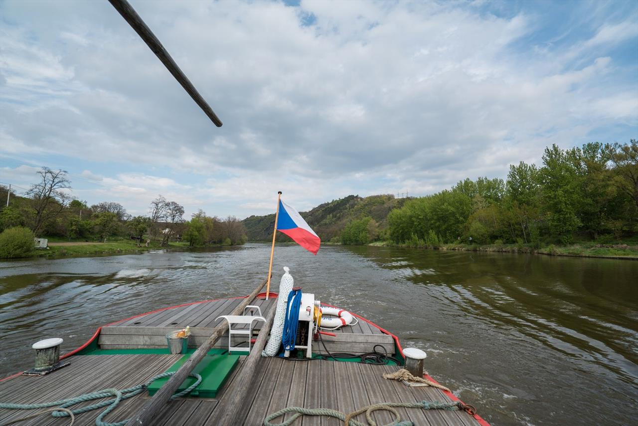 Foto: The piroscafo Moldava sailed to Nelahozeves – 25