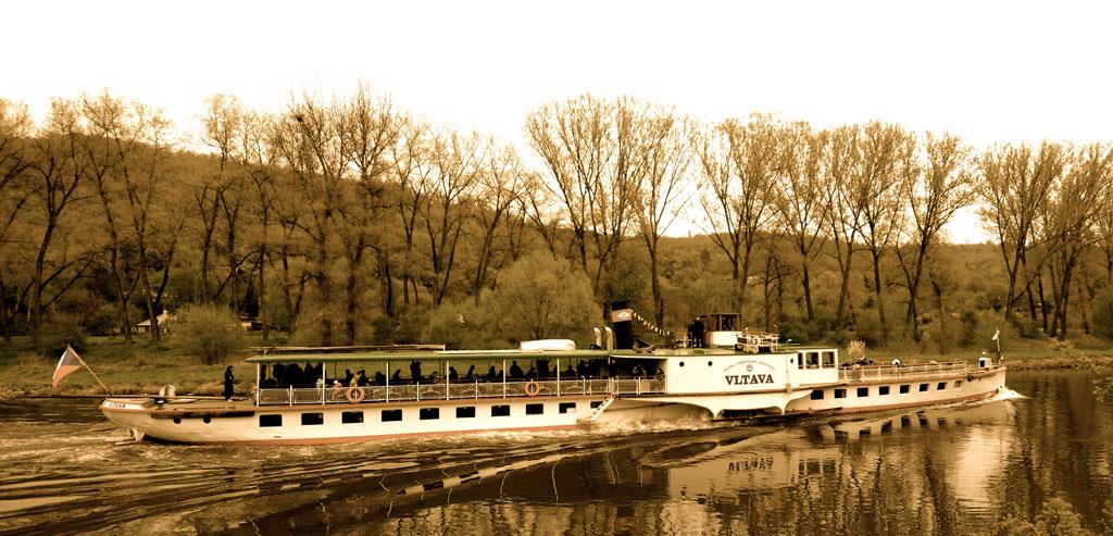 Foto: Dampfschiff VyšeBurg-75. narozeniny – 13