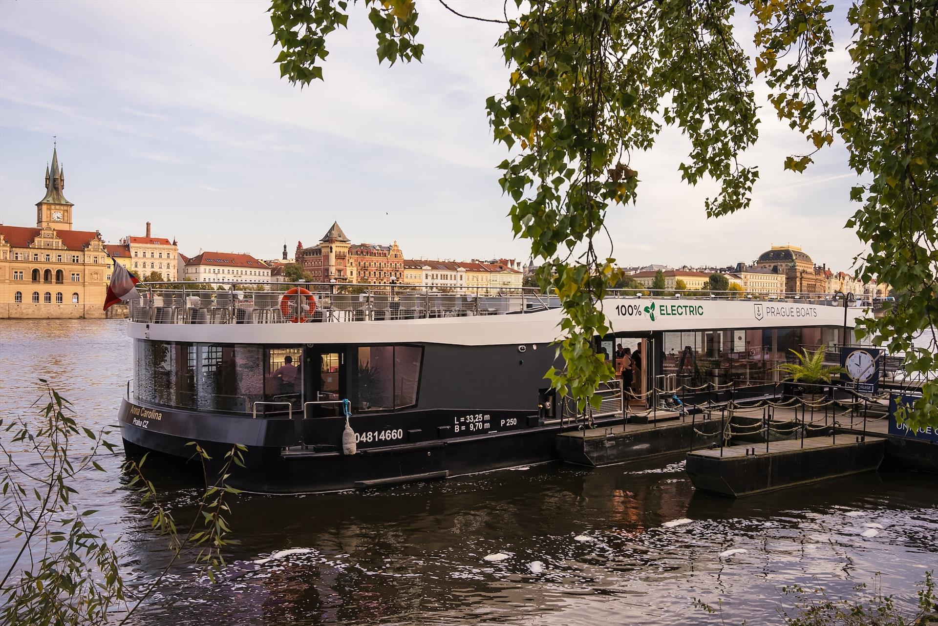 Prague Boats hosted a cruise for participants of the conference on the sustainability of air transport