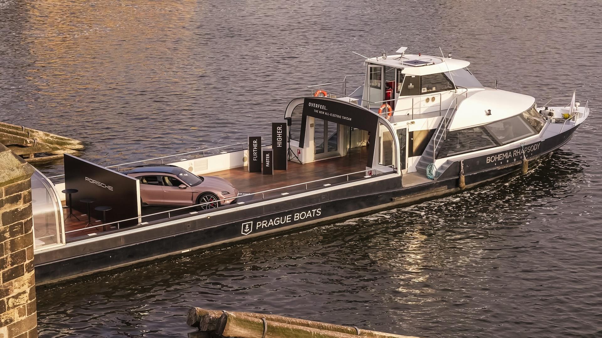 Photo : Porsche Taycan na palubě Prague Boats – 10