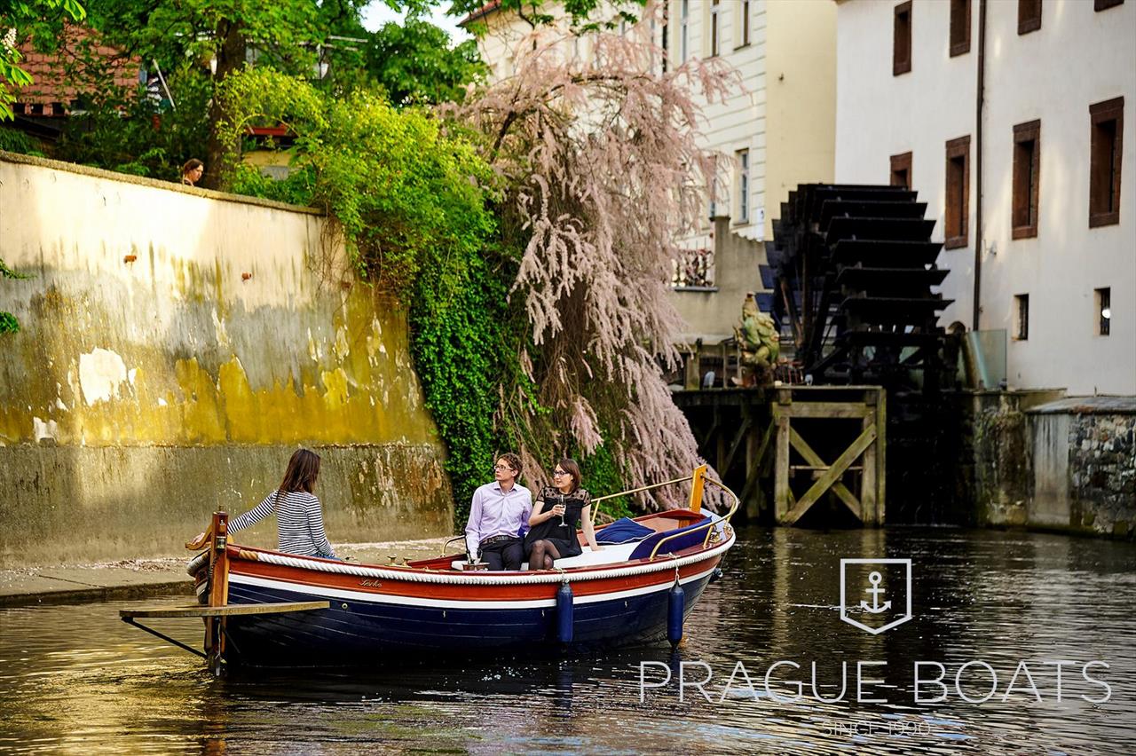 Foto: Privátní Fahrten na malých Schiffech jsou IN – 2