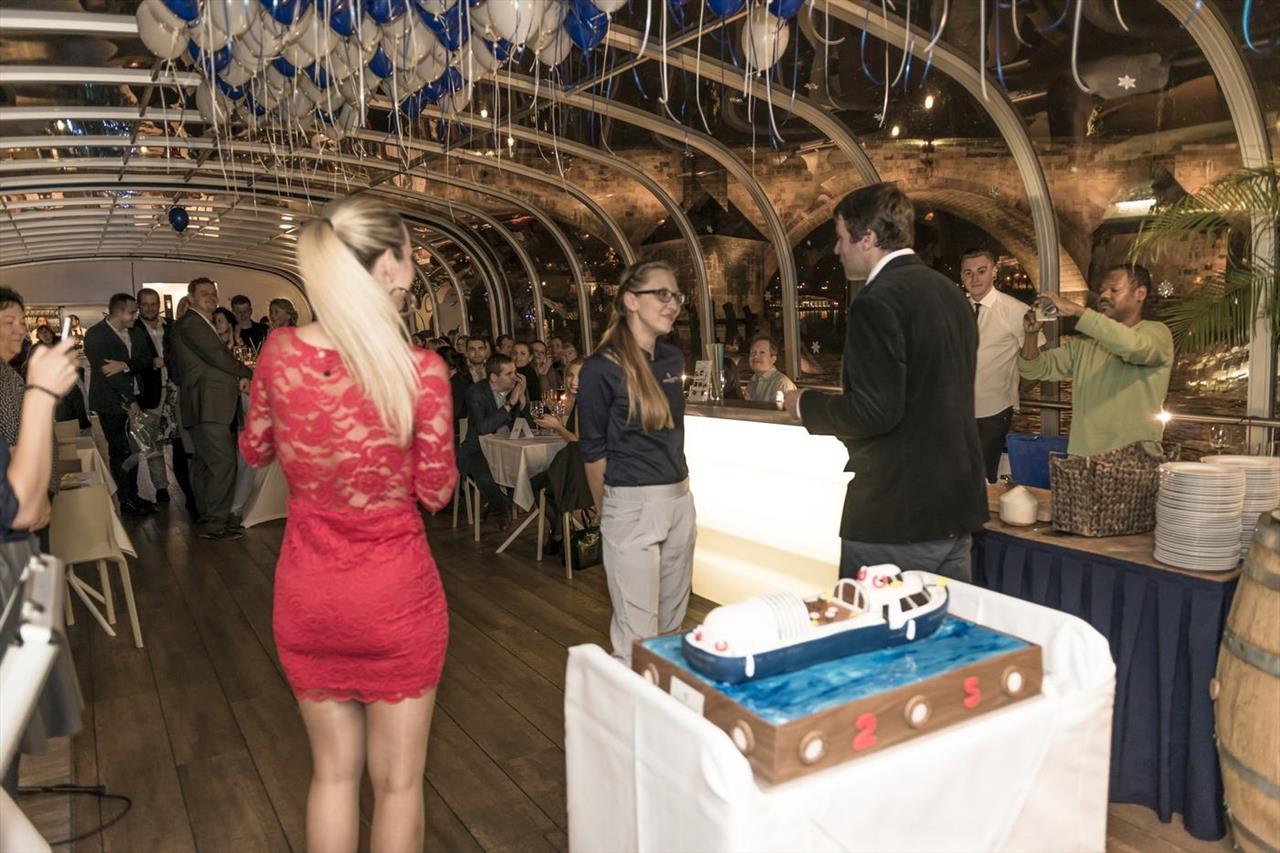 Foto: Christmas evento for business partners on… – 83