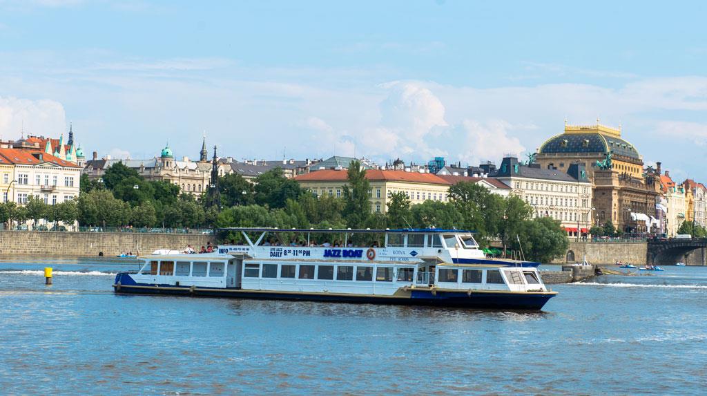 Photo : V Prague přibývá turistů – 4
