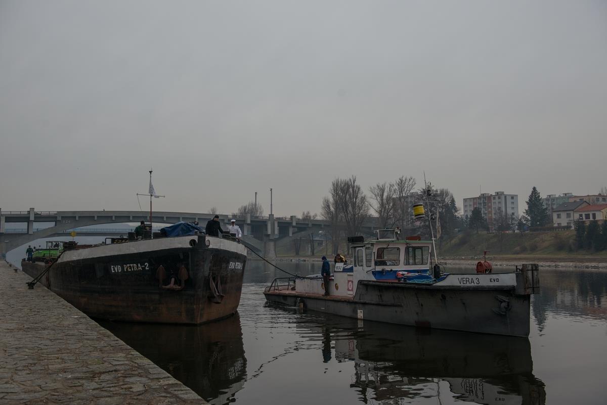 Foto: The towed barca has returned to Praga – 12