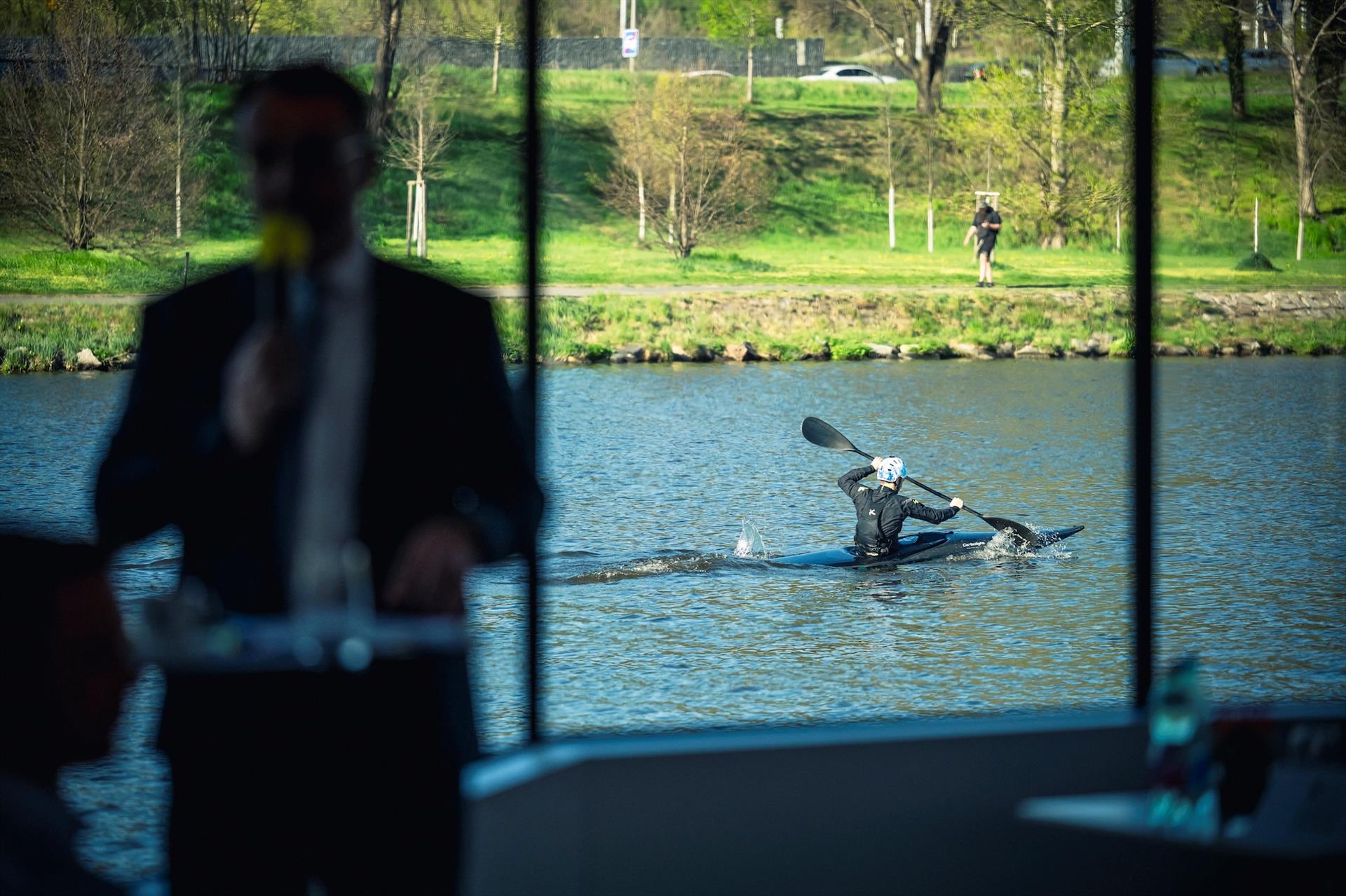 Fotografia: A meeting on the Vltava: a new platform for… – 43