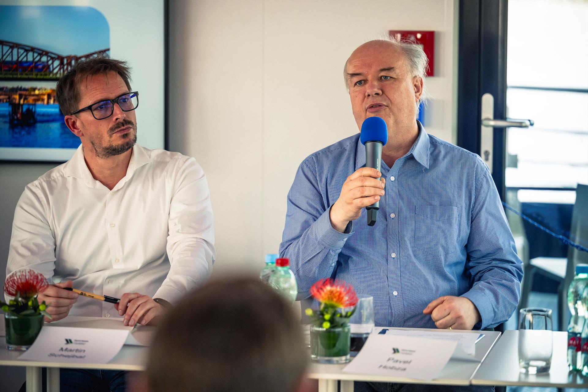 Fotografia: A meeting on the Vltava: a new platform for… – 35