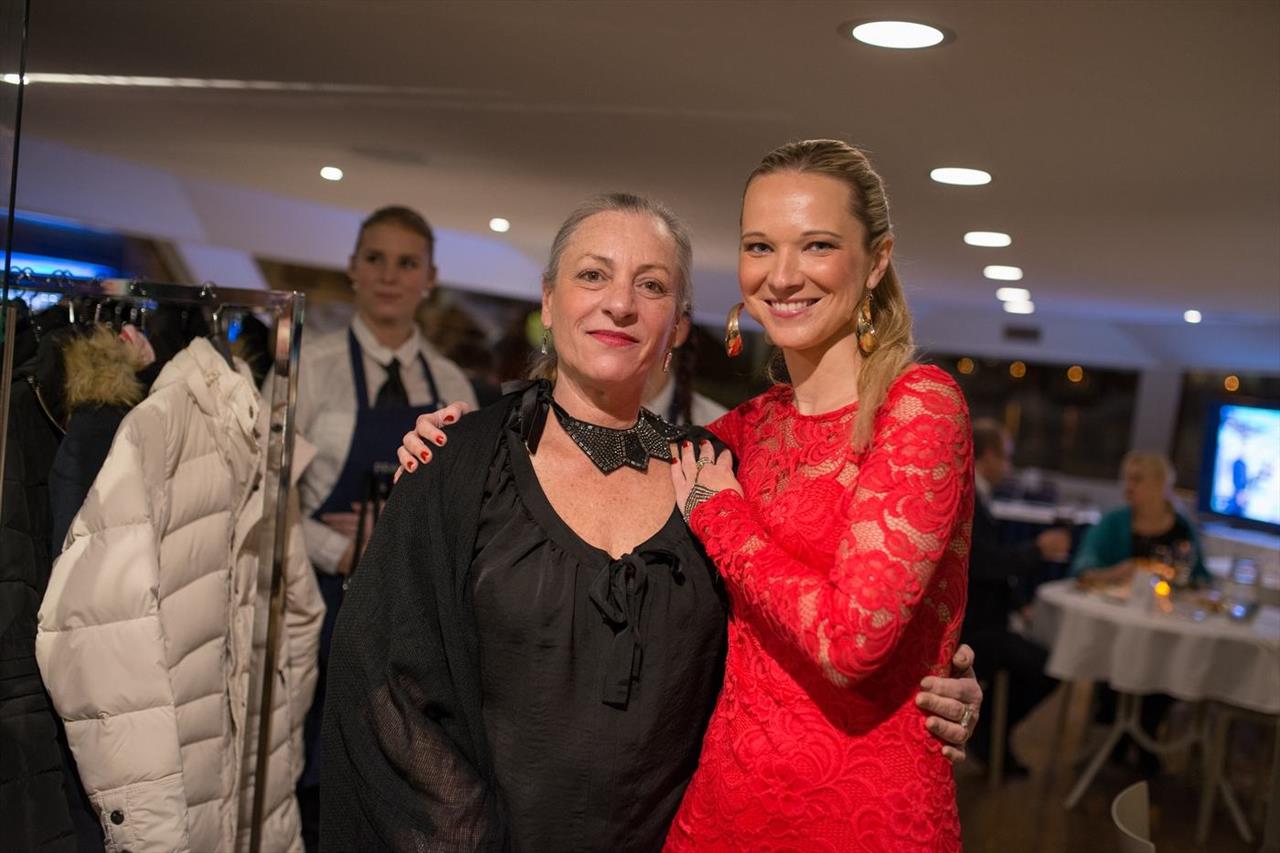 Foto: Christmas evento for business partners on… – 31