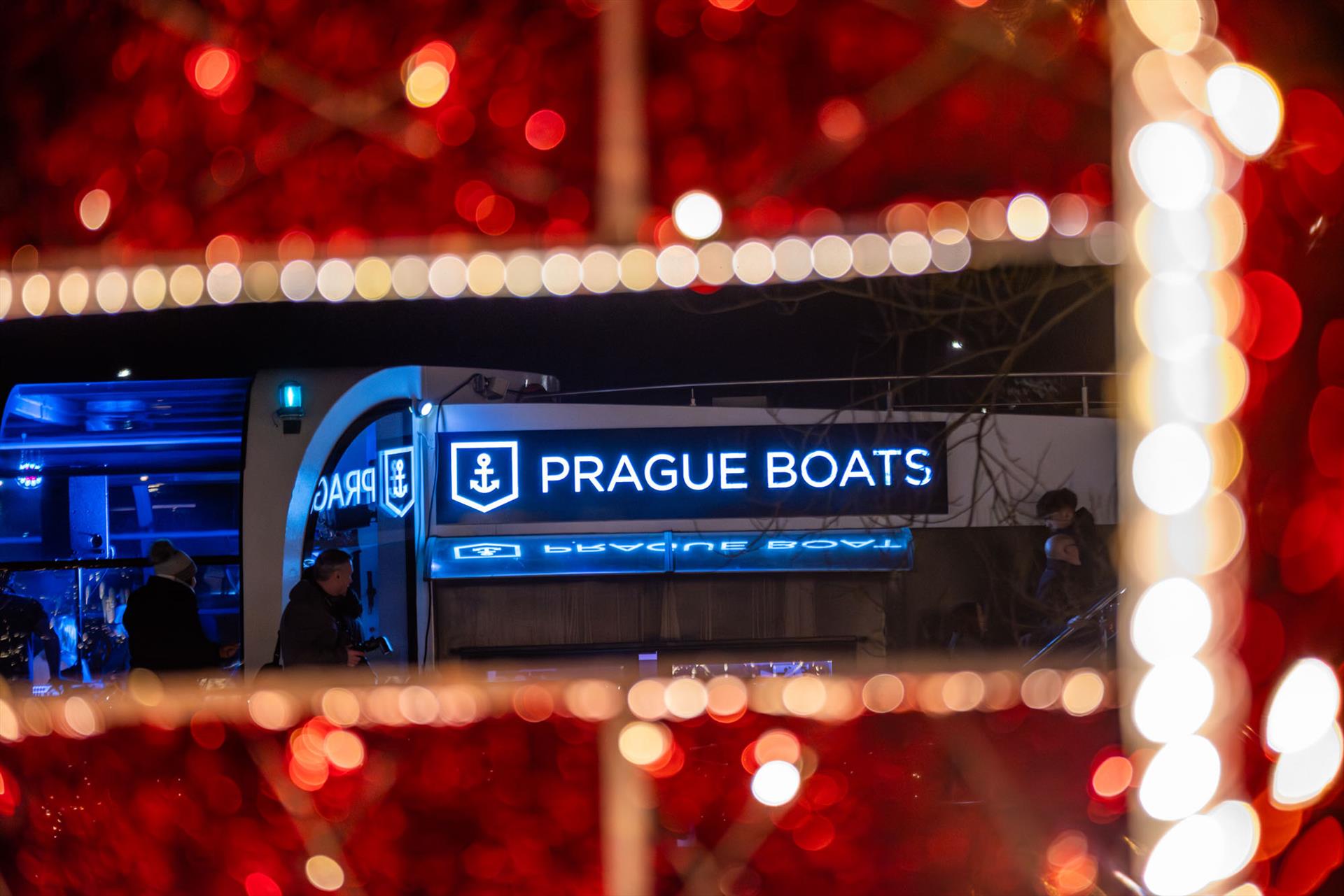 Photo: Frozen has dropped anchor on the Vltava – 66