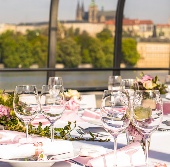 Svatba na lodi Bohemia Rhapsody