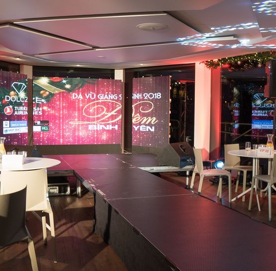 Večírek vietnamské komunity na lodi Grand Bohemia