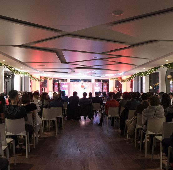 Večírek vietnamské komunity na lodi Grand Bohemia