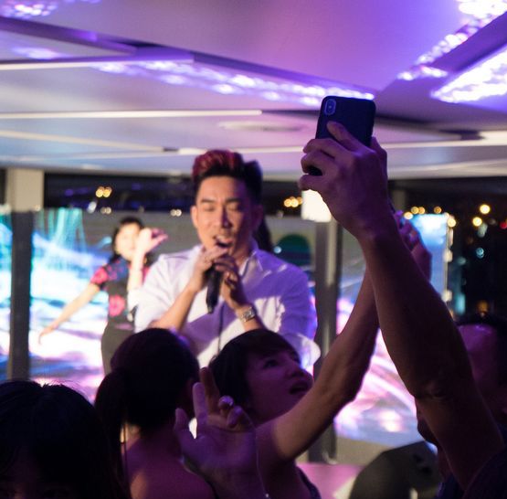 Večírek vietnamské komunity na lodi Grand Bohemia