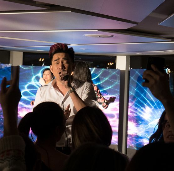 Večírek vietnamské komunity na lodi Grand Bohemia