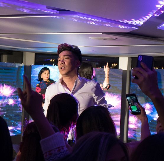 Večírek vietnamské komunity na lodi Grand Bohemia