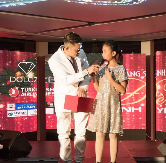 Večírek vietnamské komunity na lodi Grand Bohemia