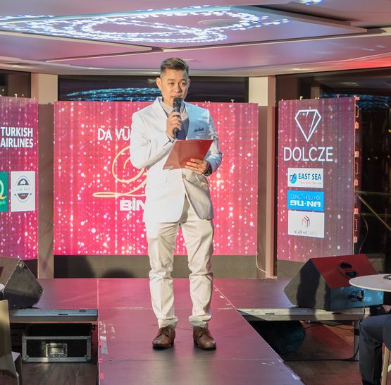 Večírek vietnamské komunity na lodi Grand Bohemia