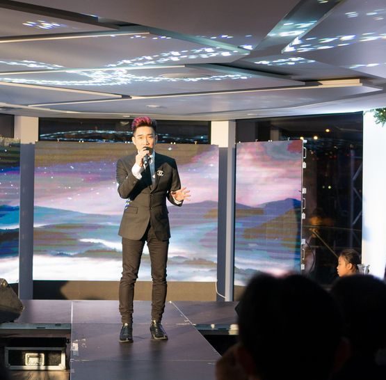 Večírek vietnamské komunity na lodi Grand Bohemia