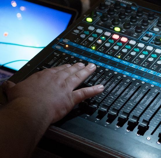 Večírek vietnamské komunity na lodi Grand Bohemia