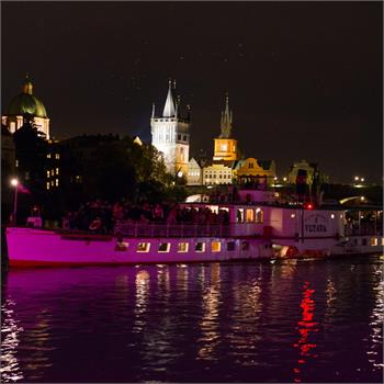 Parníky Vltava a Vyšehrad pluly na Signal festivalu