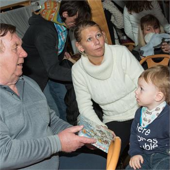 Mikuláš naděloval na parníku Vyšehrad