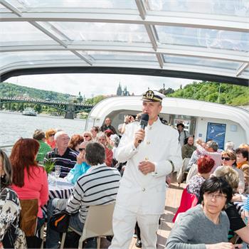 Plavba Sdružení tajemníků městských úřadů na Grand Bohemia