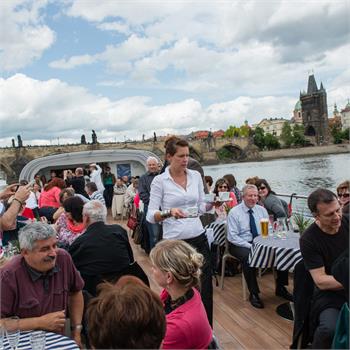 Plavba Sdružení tajemníků městských úřadů na Grand Bohemia