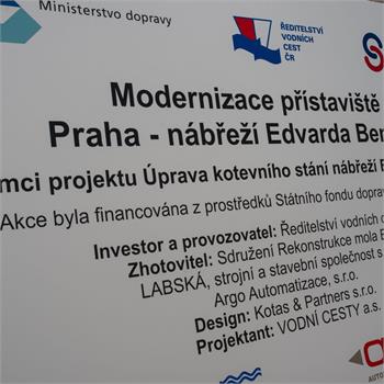 Slavnostní otevření přístaviště lodí na nábřeží Edvarda Beneše