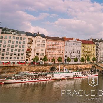 Historický parník Vyšehrad