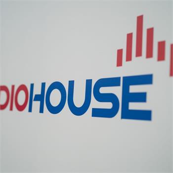 Byznys snídaně společnosti Radiohouse