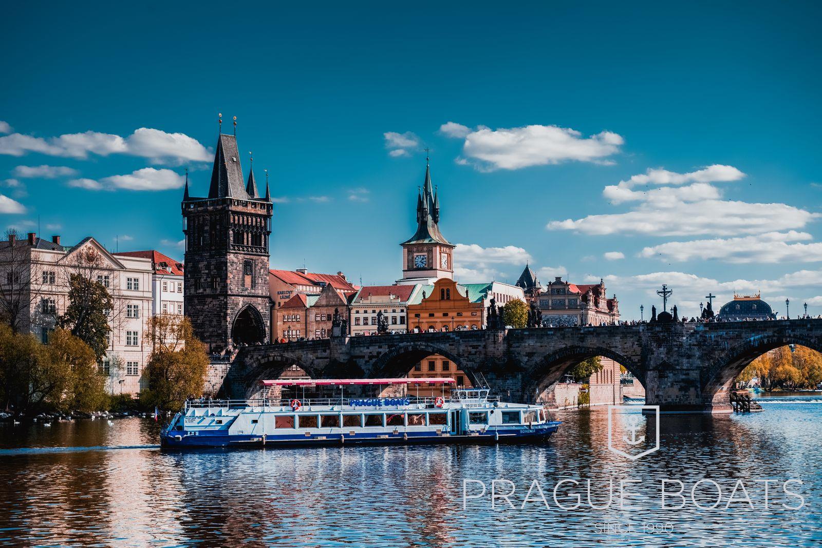 ヴルタヴァ川クルーズ 1時間コース Prague Boats Cz ヴルタヴァ川クルーズ 1時間コース Prague Boats Cz