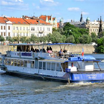 Danubio uprostřed Vltavy