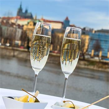 Prosecco a malé občerstvení v ceně plavby