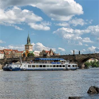 Loď Valencia