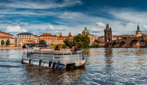 Wynajem małych statków