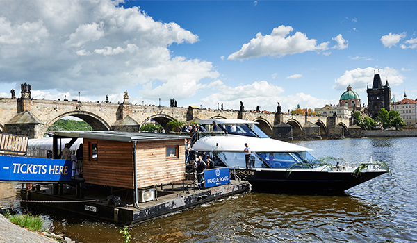 Schifffahrt ab Kampa