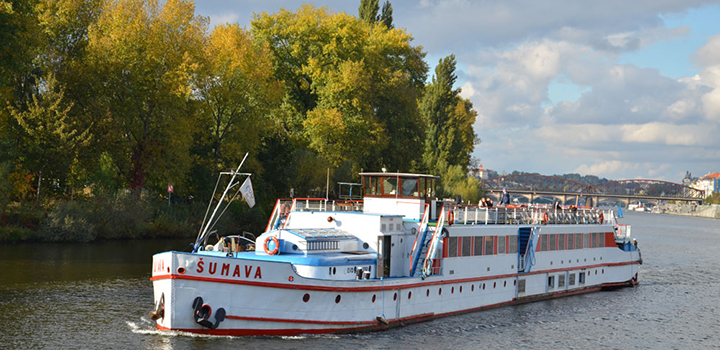 Plavby po Vltavě - letní sezóna 2013