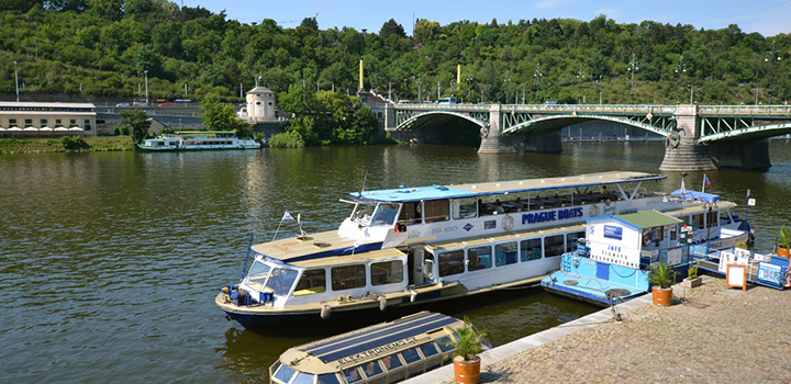 September river cruises to the zoo