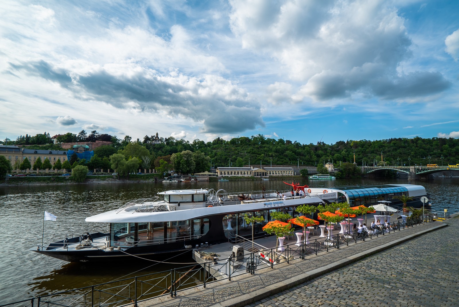 Ponton PRAGUE BOATS