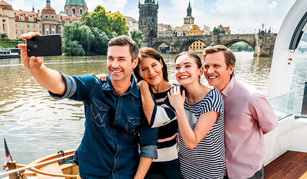 boat tour in prague