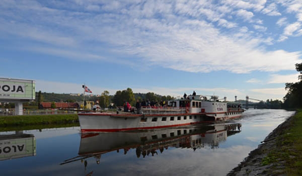 Holešovické Embankment