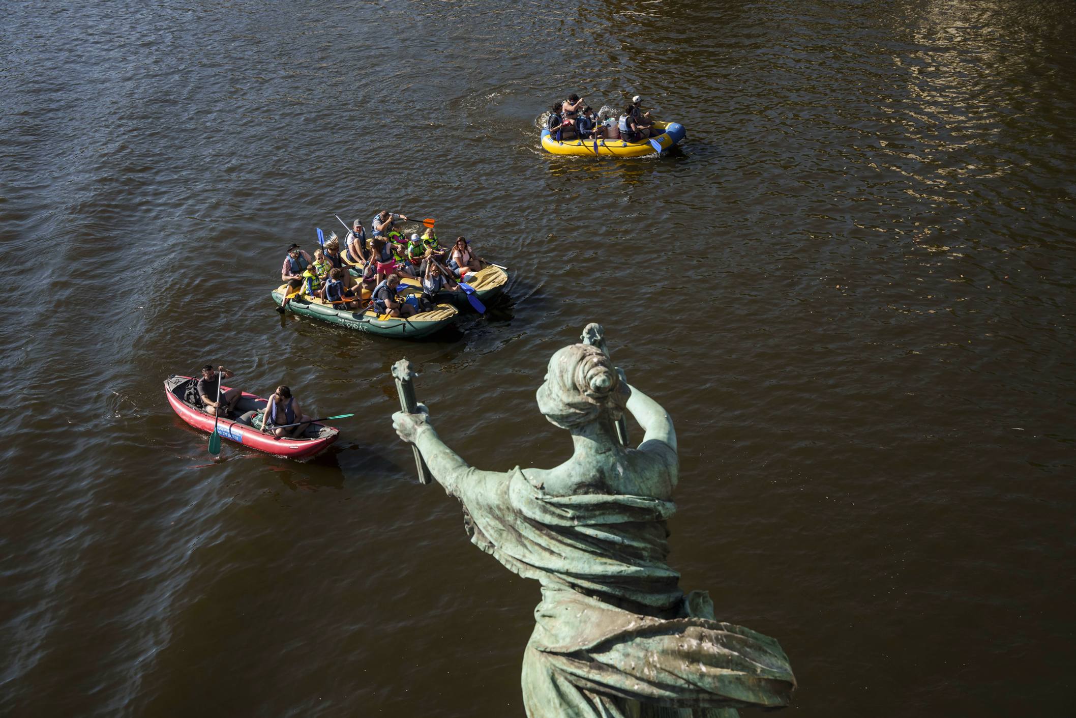 Quando sulla Moldava c’è posto per 1100 barche – foto